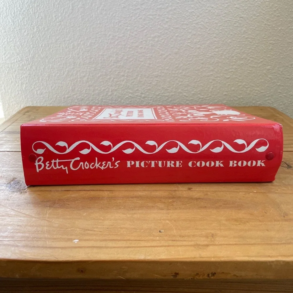 Betty Crocker's Picture Cook Book 1998 Facsimile of 1950 Edition (5 Ring Binder)